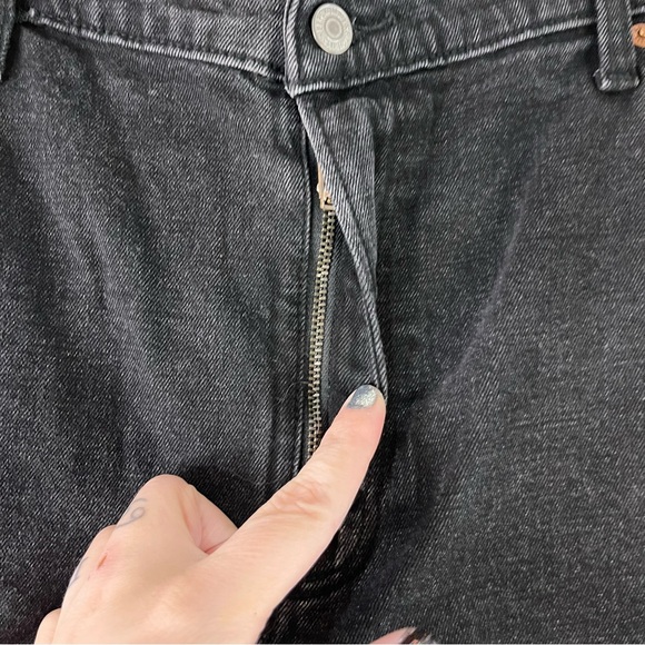 Abercrombie And Fitch Curve Ultra High Rise Ankle Straight Jeans in Black - Picture 7 of 13